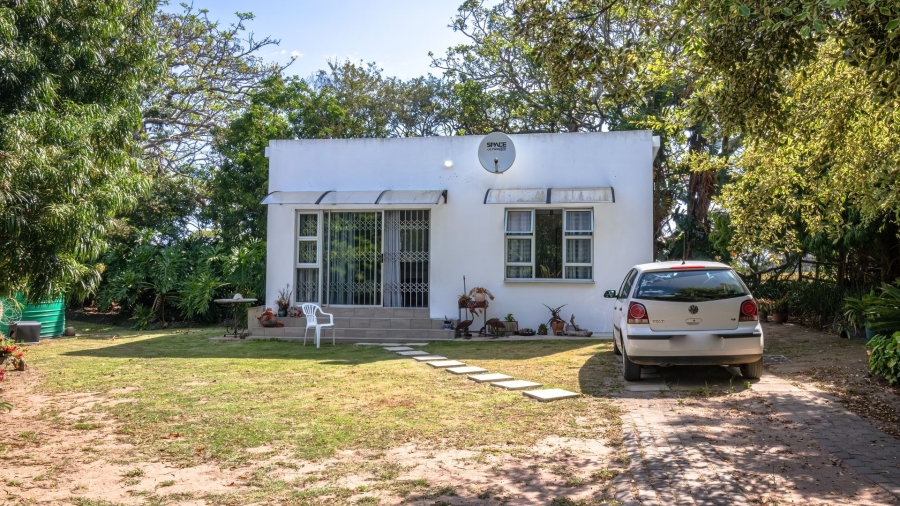 5 Bedroom Property for Sale in Sunrise On Sea Eastern Cape